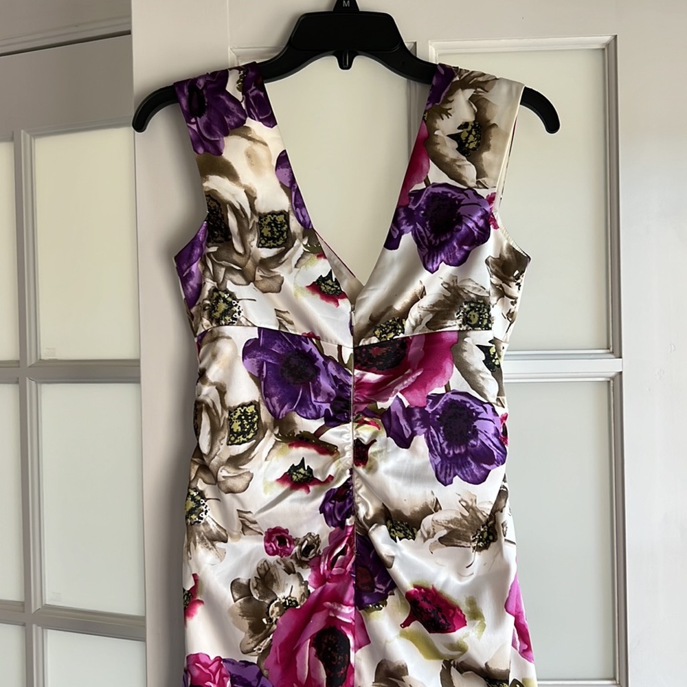 Dress - Picture 5 of 8